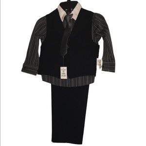 Sean John, toddler boy 4 piece set, size 4t